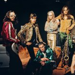 Article thumbnail: Phil Manzanera (far left) with Bryan Ferry (second left and other members of Roxy Music in 1972 (Photo: Brian Cooke/Redferns)